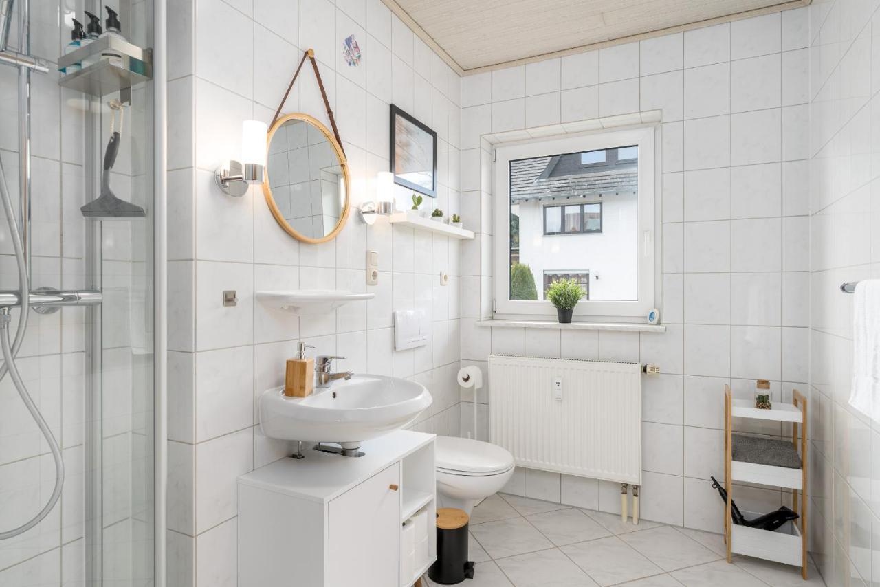 Harmony: Edersee Apartment - Sperrmauer - Lounge Exteriör bild